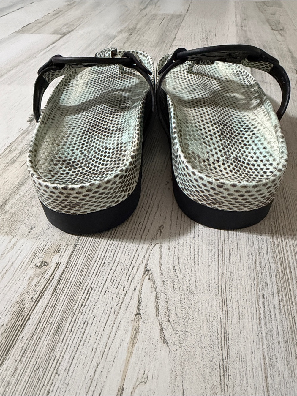 Tory Burch Miller Cloud Lug Sandals- Seaside Roccia Snakeskin Size 6.5. NWOB - Picture 11 of 16